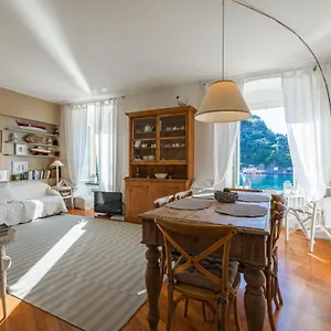  Apartment Above The Sea - Exclusive Seafront